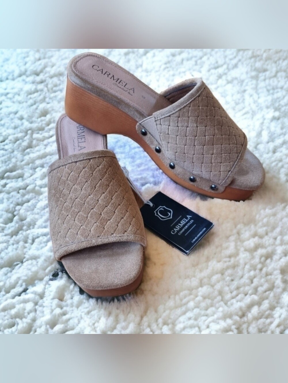 🆕️ CARMELA Comfortflex Tan Wooden Slip-On Woven Suede Clogs Size 8